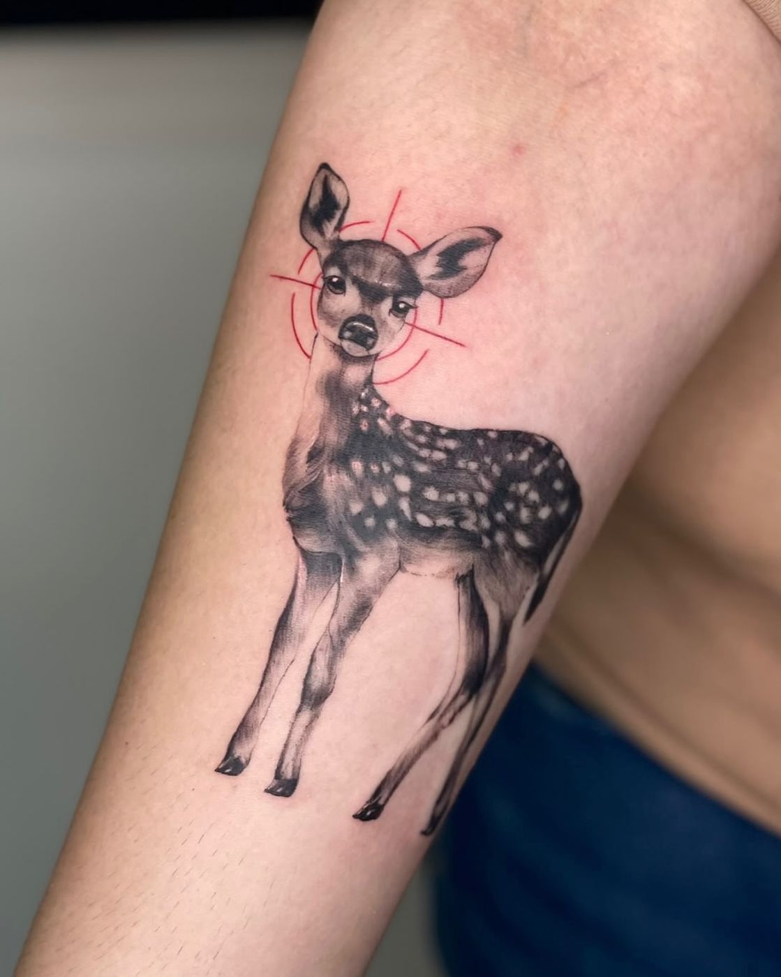 Rehkitz-Tattoo Bambi von Artist Kosta